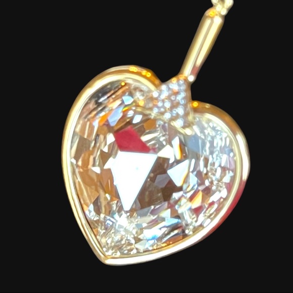 🎁 Swarovski Crystal Large Ladonna Heart Necklace - Picture 8 of 8